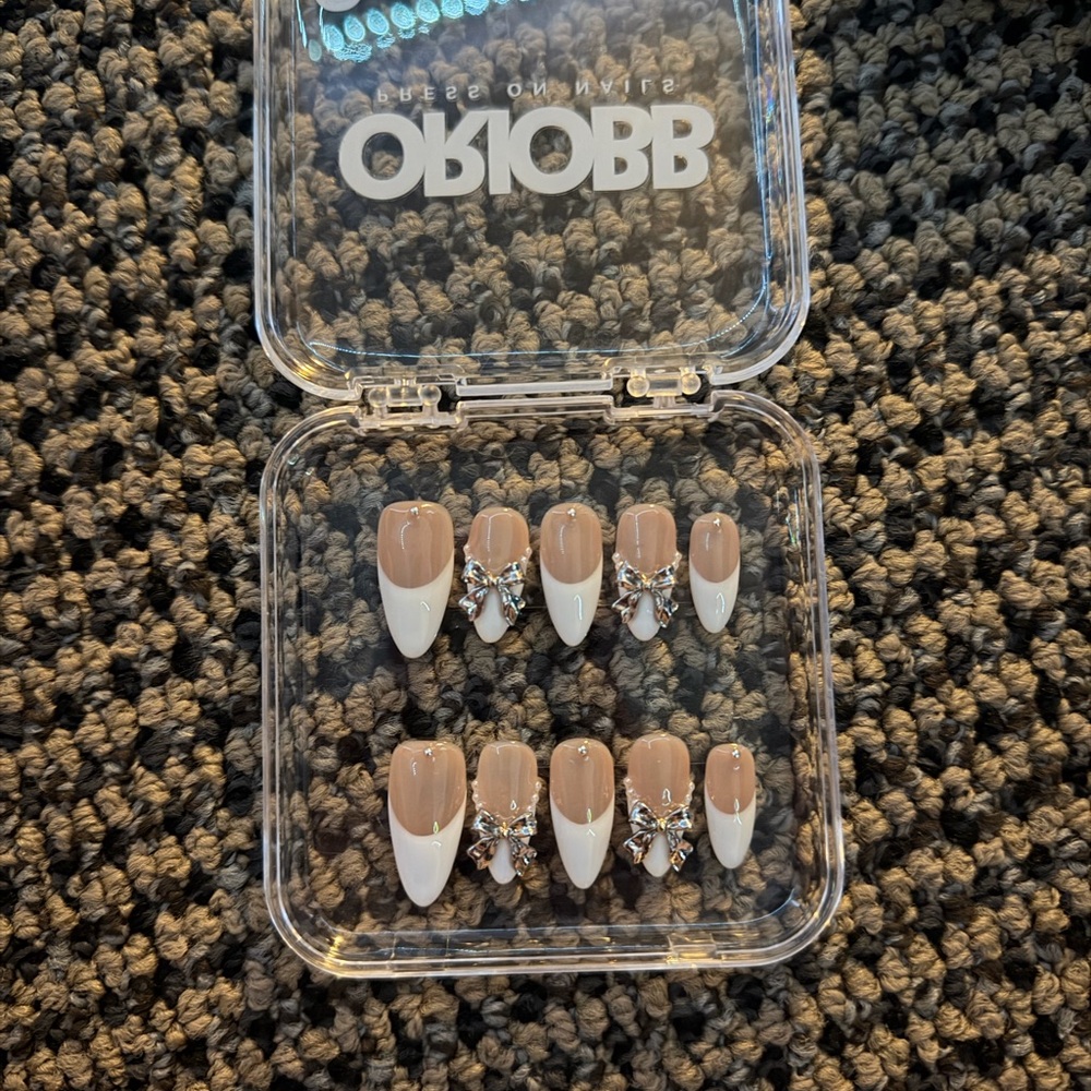 Elegant White and Nude Press-On Nails